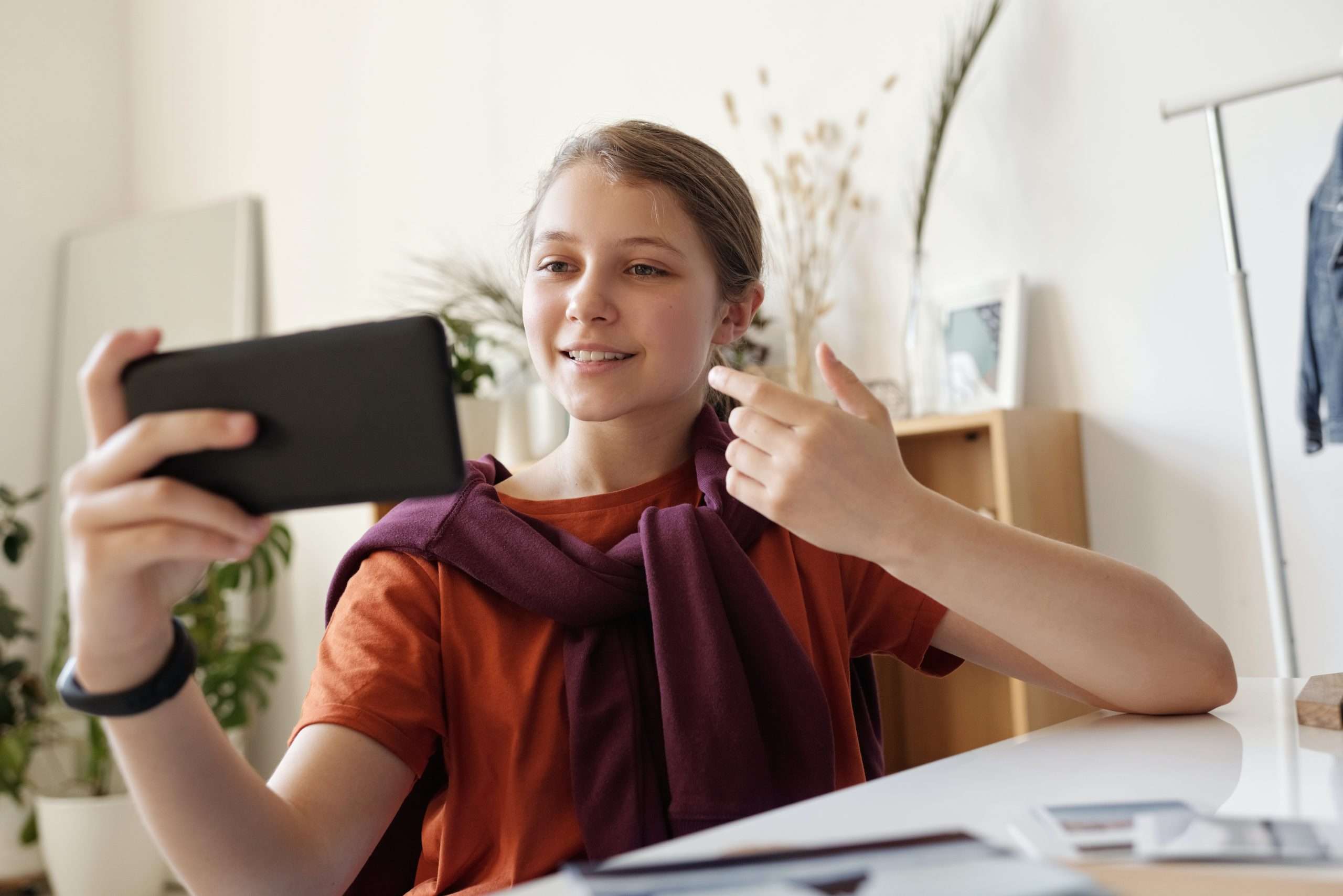 DOES YOUR CHILD NEED A SMART PHONE?